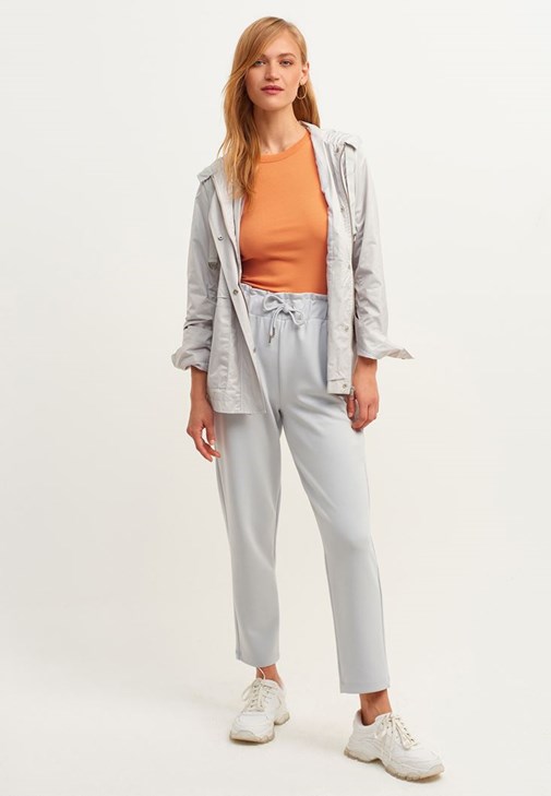 Soft-Touch Harem Pantolon ve İnce Askılı Crop Top Kombini