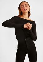 Bayan Siyah Omuzları Düşük Triko Kazak