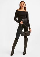 Bayan Siyah Omuzları Düşük Triko Kazak