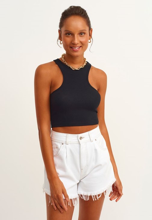 Halter Yaka Crop Atlet ve Mini Şort Kombini