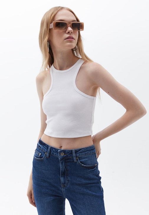 Flare Pantolon ve Halter Yaka Crop Atlet Kombini