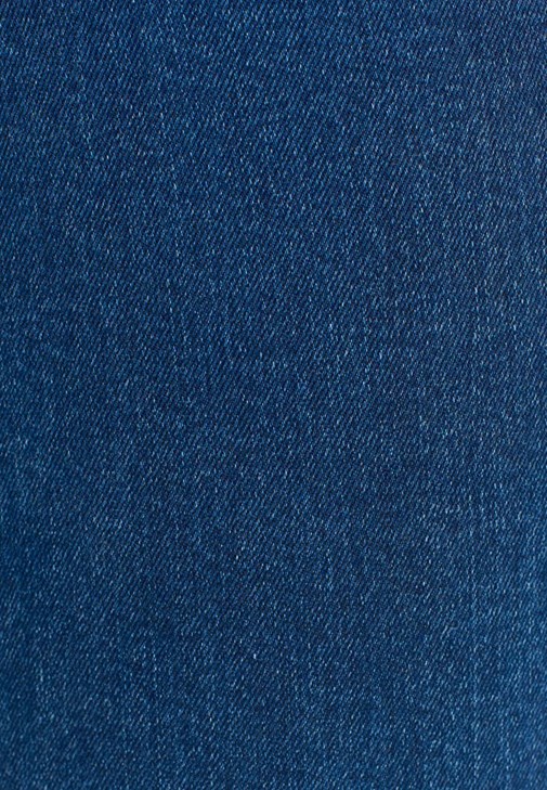 Jegging Skinny Pantolon ve U-Neck Tişört Kombini