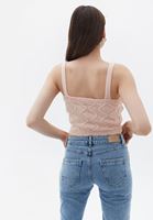 Nakışlı Triko Hırka ve Denim Pantolon Kombini