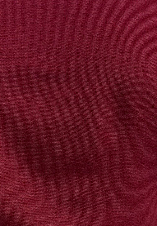  Sıfır Yaka Sweatshirt ve Carrot-Fit Pantolon Kombini