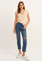 Pamuklu V-Neck Tişört ve Jean Pantolon Kombini