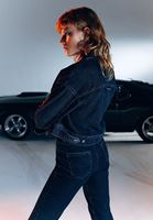 Bayan Siyah Cep Detaylı Crop Denim Ceket