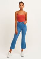 Kare Yaka Atlet ve Flare Denim Pantolon Kombini