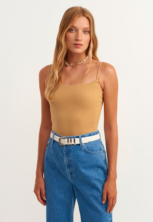 Koyu Bej Pamuklu Kare Yaka Atlet