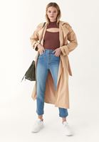 Uzun Kollu Tişört ve Yüksek Bel Pantolon Kombini