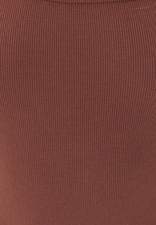 Uzun Kollu Tişört ve Yüksek Bel Pantolon Kombini