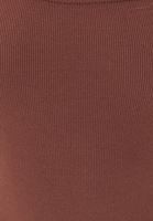 Uzun Kollu Tişört ve Yüksek Bel Pantolon Kombini