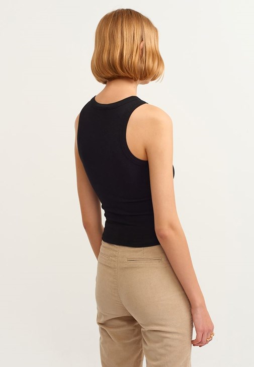 Halter-Neck Tank ve Denim Pantolon Kombini