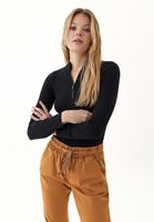 Bayan Siyah Fermuar Detaylı Uzun Kollu Tişört