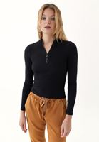 Bayan Siyah Fermuar Detaylı Uzun Kollu Tişört