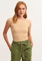 Bayan Bej Pamuklu Esnek Dokulu Tişört