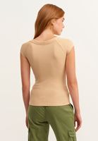 Bayan Bej Pamuklu Esnek Dokulu Tişört