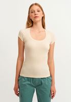 Bayan Bej Pamuklu U-Neck Tişört