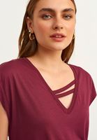 Bayan Bordo Biye Detaylı V-Neck Tişört ( MODAL )
