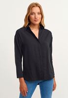 Oversize Gömlek ve Denim Pantolon Kombini