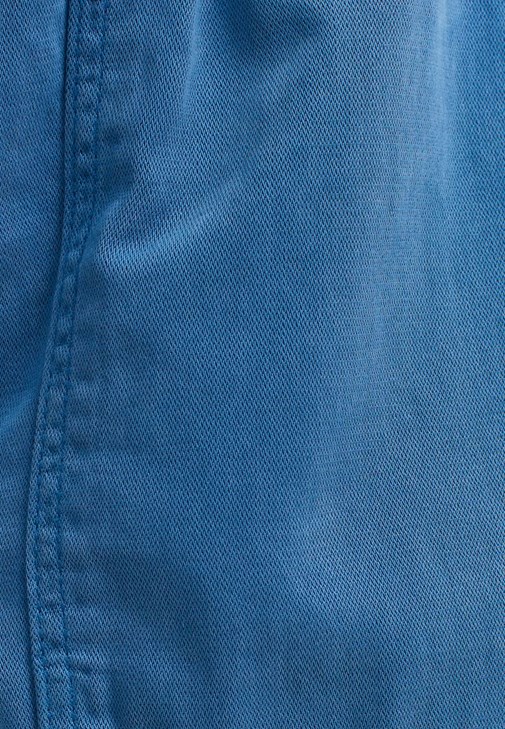 Jogger Pantolon ve Halter-Neck Tank Top Kombini 