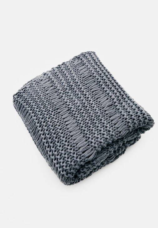Koyu Gri Kalın Örgü Atkı