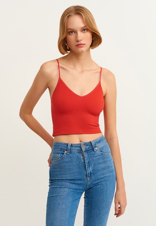 Crop Top ve Slim-Fit Denim Pantolon