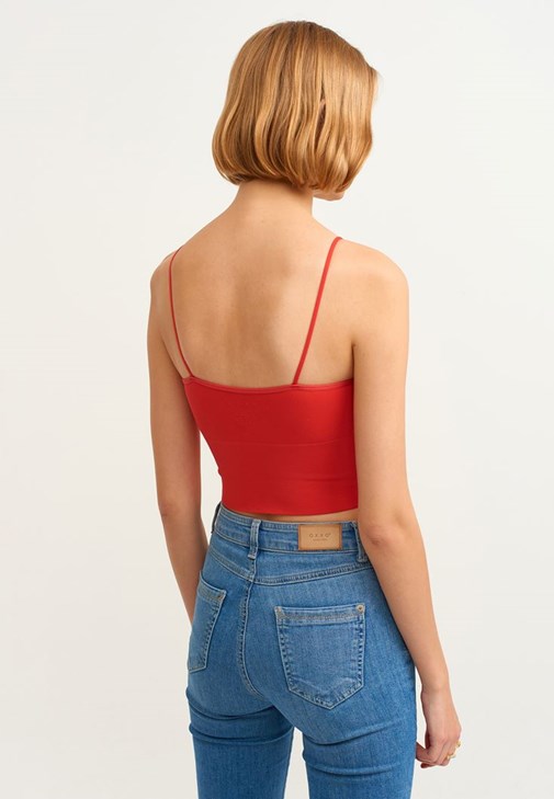 Crop Top ve Slim-Fit Denim Pantolon