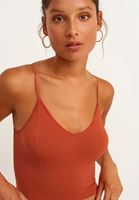 Dikişsiz Crop Top ve Carrot-Fit Pantolon Kombini