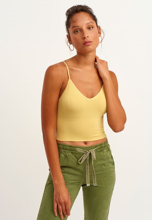 Dikişsiz Crop ve Bağcıklı Pantolon Kombini