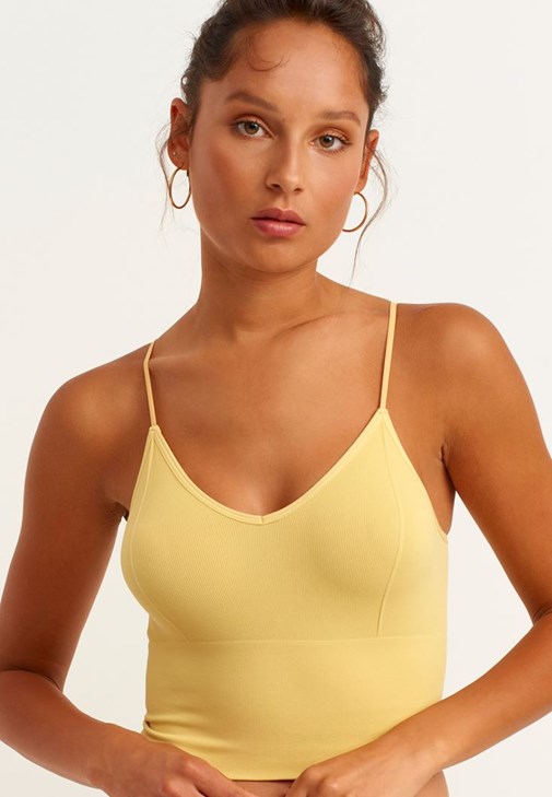 Dikişsiz Crop ve Bağcıklı Pantolon Kombini