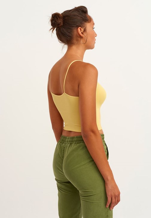 Dikişsiz Crop ve Bağcıklı Pantolon Kombini