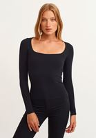 Bayan Siyah Kare Yaka Uzun Kollu Tişört