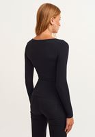 Bayan Siyah Kare Yaka Uzun Kollu Tişört