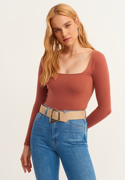 Turuncu Kare Yaka Uzun Kollu Tişört