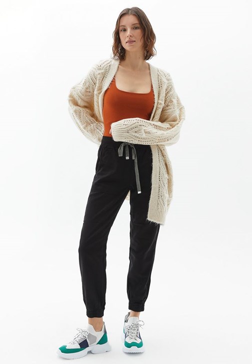 Oversize Hırka ve Jogger Pantolon Kombini