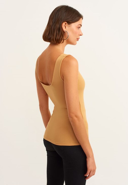 Kare Yaka Atlet ve Skinny Pantolon Kombini