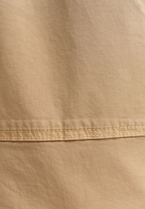 Pamuklu V-Neck Tişört ve  Kargo Jogger Pantolon Kombini