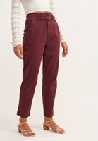 Bayan Bordo Carrot-Fit Kemerli Pantolon
