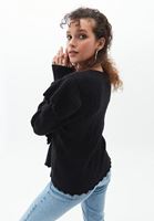 Bayan Siyah Fırfır Detaylı Ajurlu Triko Kazak