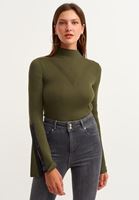 Bayan Yeşil Flare Kollu High-Neck Triko