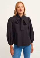 Bayan Siyah Bağlama Detaylı Gömlek