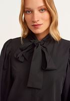 Bayan Siyah Bağlama Detaylı Gömlek