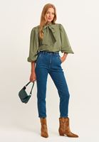 Bayan Yeşil Bağlama Detaylı Gömlek