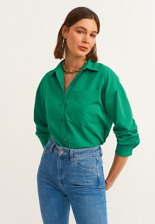 Oversize Cepli Gömlek ve Skinny Pantolon Kombini