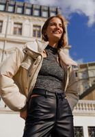 Bayan Bej Vegan Kürk Detaylı Mont