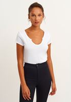 Bayan Beyaz Pamuklu Yaka Detaylı Tişört