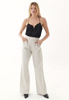 Bayan Siyah Yaka Detaylı Askılı Top