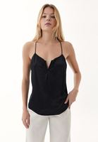 Bayan Siyah Yaka Detaylı Askılı Top