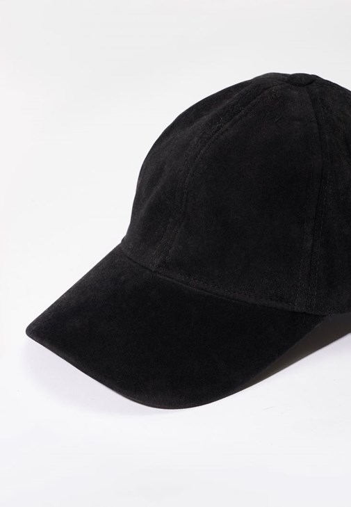 Yüksek Yakalı Sweatshirt ve Yüksek Bel Mom Jean Kombini