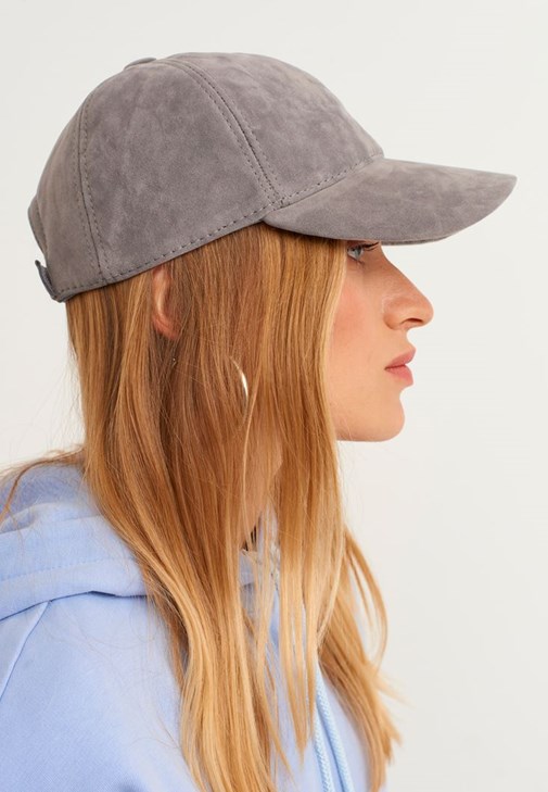 Kapüşonlu Sweatshirt ve Sweat Pantolon Kombini